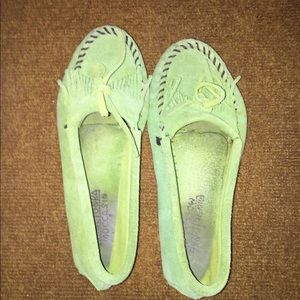 Minnetonka Moccasins Women’s Size 7. Lime Green.